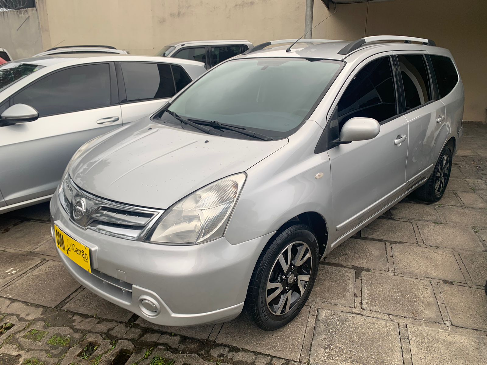 NISSAN GRAND LIVINA 